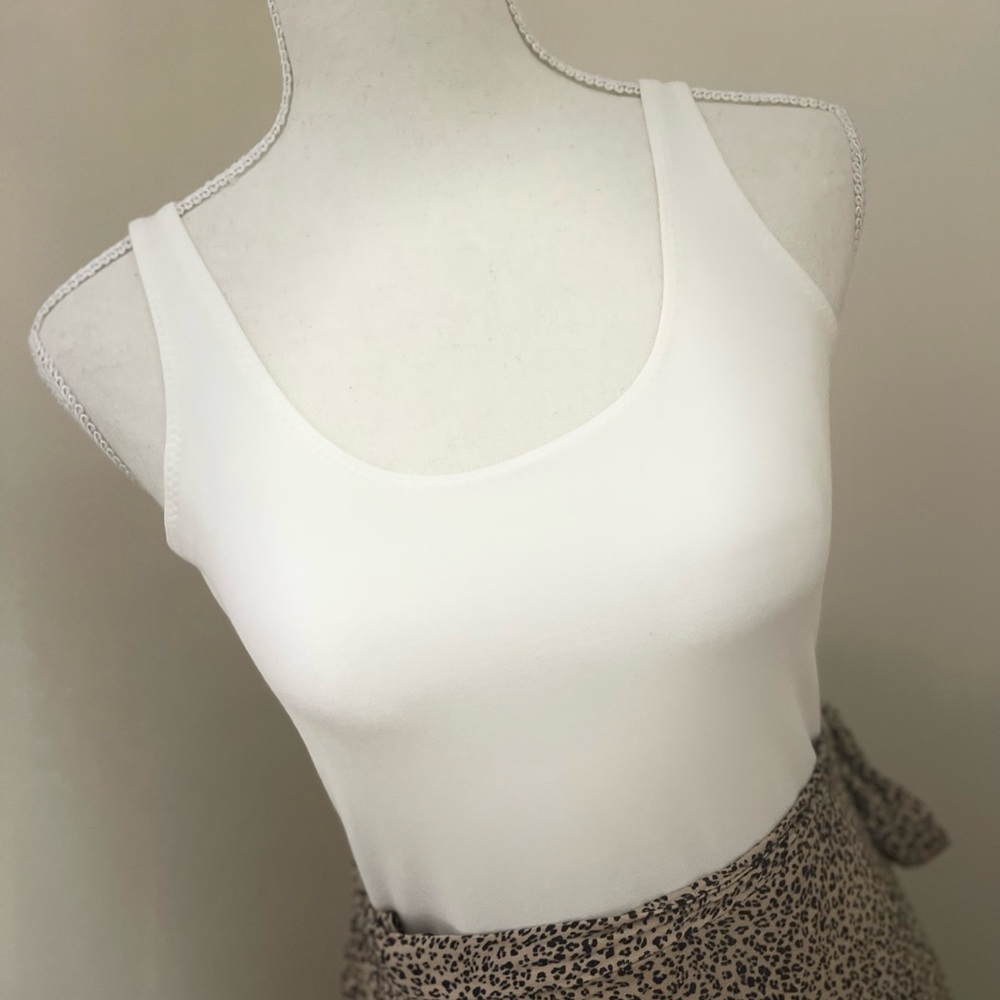 White Fitted Sleeveless Tank Top